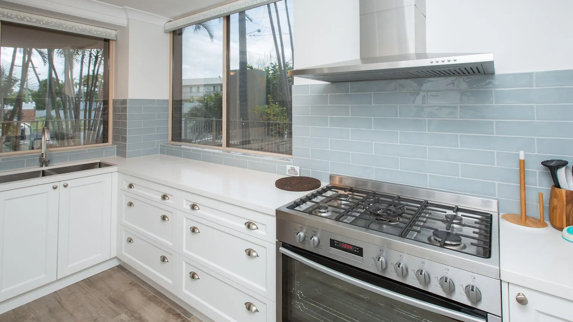 Miami Beachside Holiday Apartments Gold Coast Aparthotel